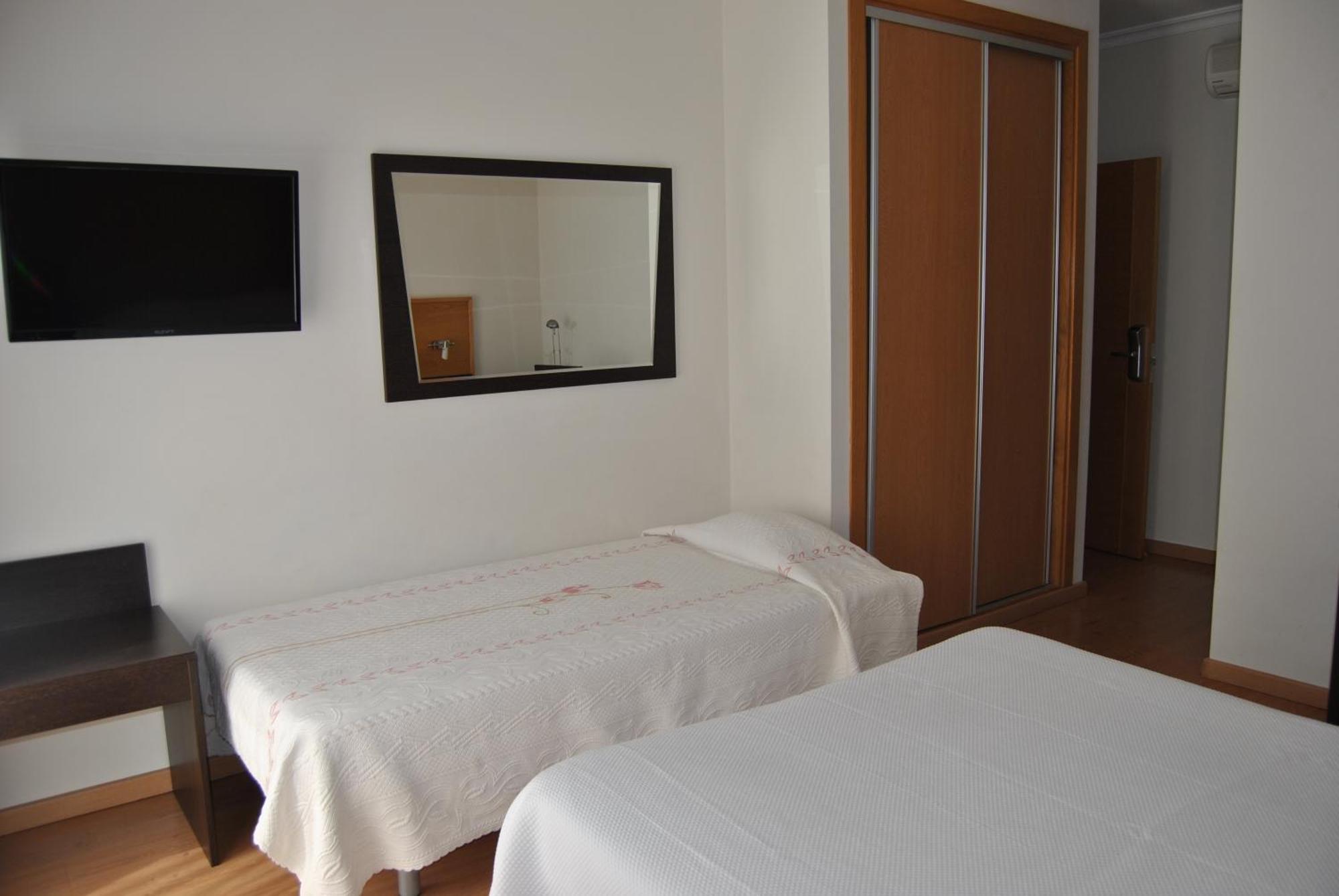 Hotel Covilhã Jardim Quarto foto